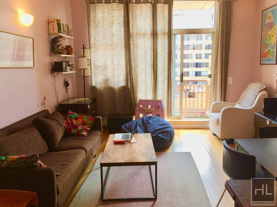 Primary Photo - 444 MANHATTAN AVENUE 6P