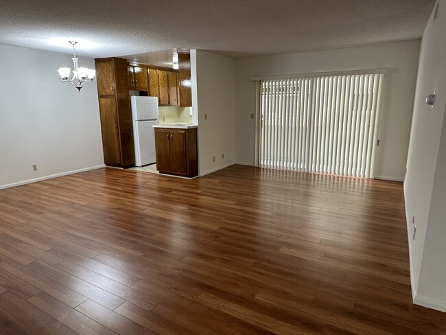 Dining area & living room - 1411 N Poinsettia Pl