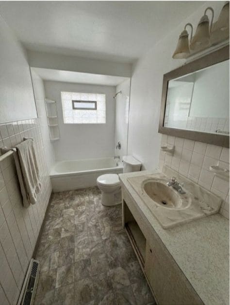 Building Photo - 12920 Garland Ave