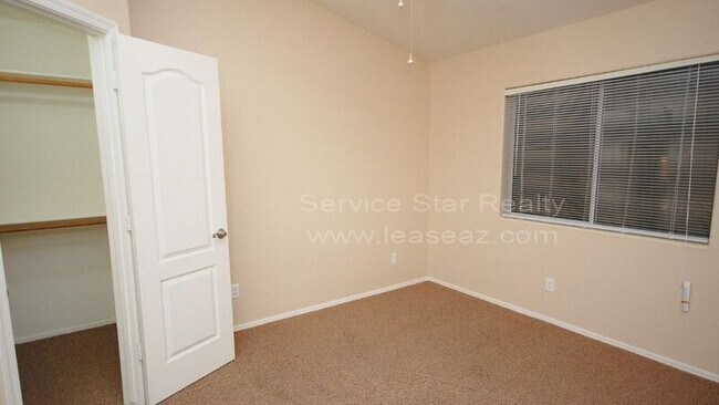 Building Photo - 31056 N 40th Pl