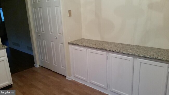 Foto del edificio - 2555 Valley View Rd