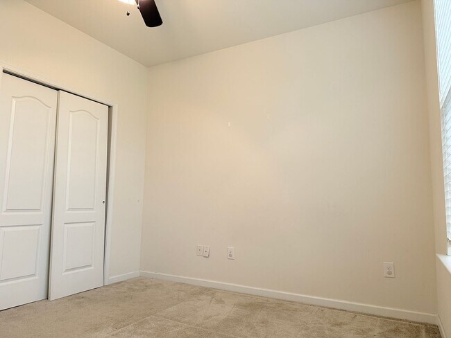 Building Photo - Spacious 3 Bed, 2 Bath Home in Desirable P...