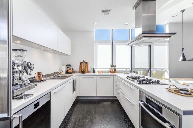 Foto del edificio - 825 Kings Rd