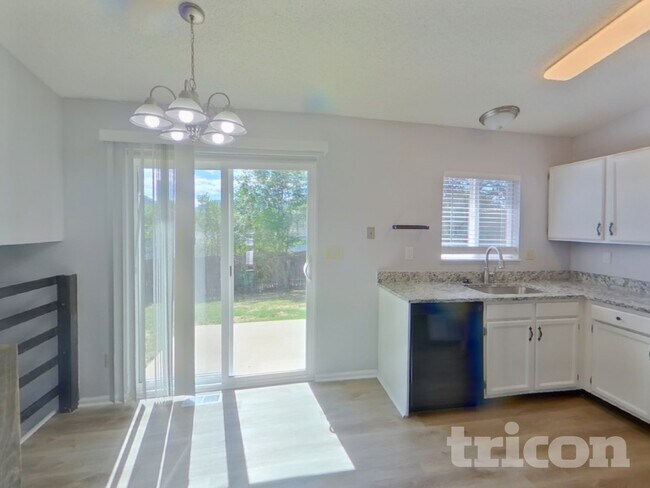 Foto del edificio - 3340 Galleria Terrace