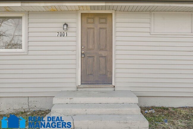 Building Photo - Spacious 4-Bedroom Home with 3 Full Baths ...