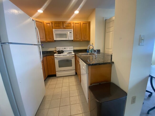 Building Photo - $2500 - Studio Apartment in Fenway - Avail...