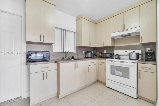 Foto del edificio - 9 W 16th St