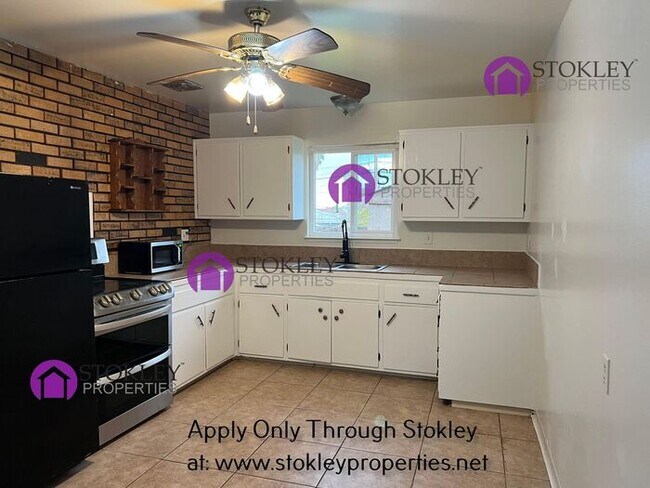 Foto del edificio - 198 Thomas Way