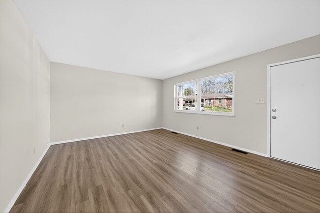 Building Photo - 3253 Greenbridge Dr