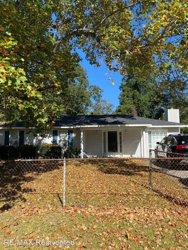 4 br, 2 bath House 3923 Desoto Drive House Rental in Martinez, GA