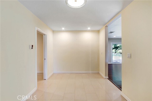 Building Photo - 1440 Carmelita Pl