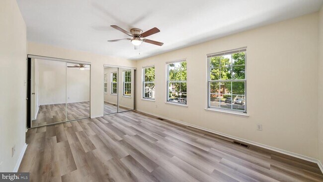 Foto del edificio - 7769 Hiawatha Ln
