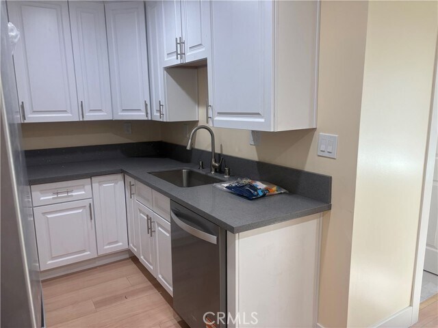 Foto del edificio - 23335 Hartland St