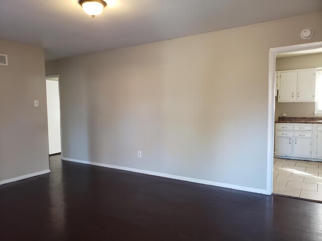 Foto del edificio - 3207 Ladbrook Rd