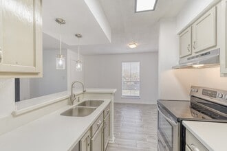 Building Photo - 250 El Dorado Blvd