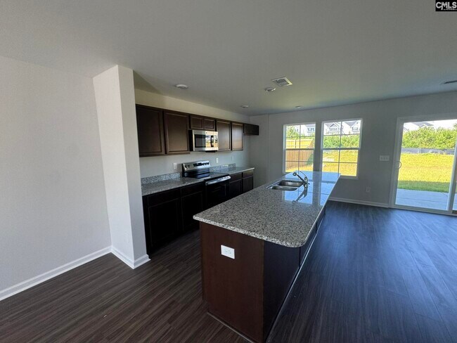 Foto del edificio - 1129 Crescent Corner Dr