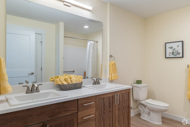 2BR, 1BA - 1007S - Bathroom - Alena Apartments