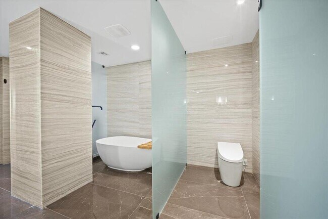Foto del edificio - 2200 N Ocean Blvd