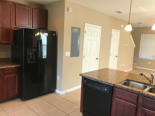 Building Photo - 1102 Chelsea Dr