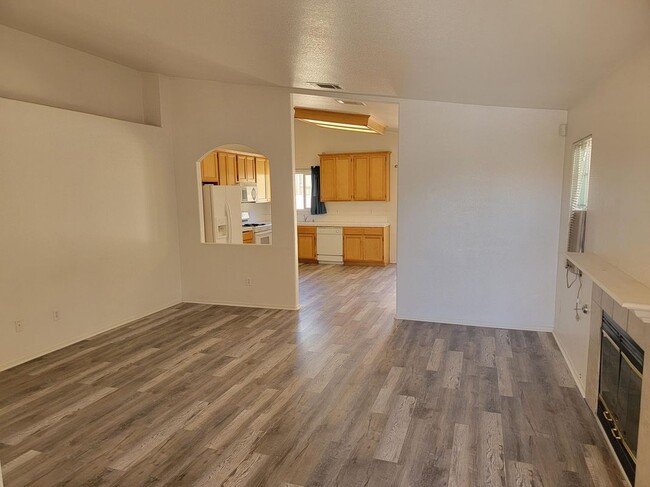 Building Photo - 12780 Avanti Way