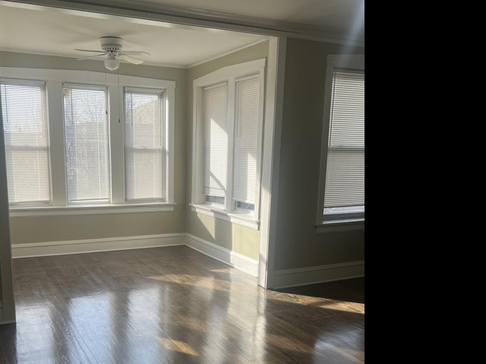 Foto principal - 2 bedroom in Chicago IL 60637