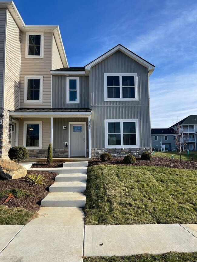 Building Photo - Like New Townhouse for Rent