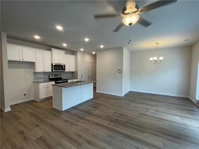 Foto del edificio - 4663 Fullerton Dr