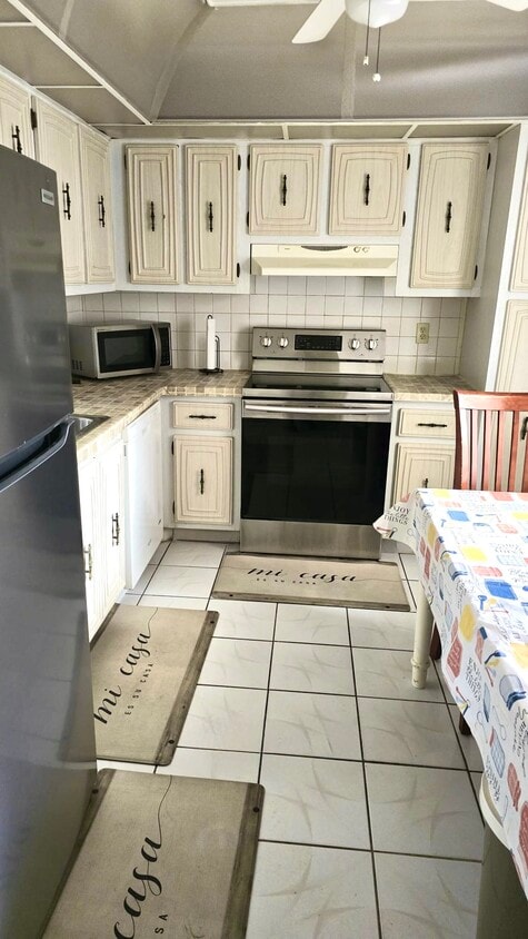 Photo - 2821 Somerset Dr (Lauderdale Lakes, FL)