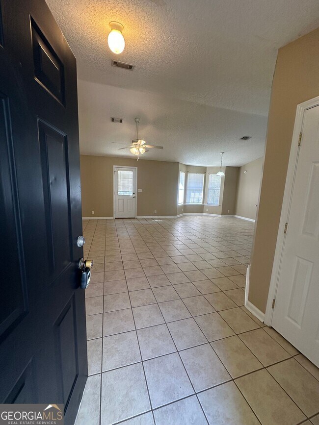 Foto del edificio - 119 Lake Wisteria Ct