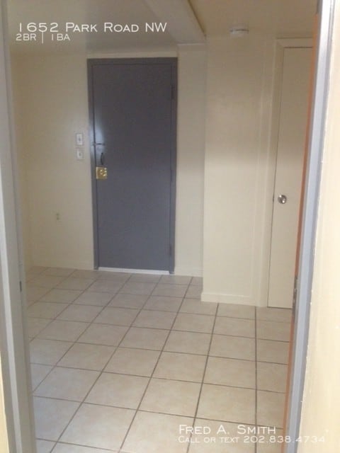Foto del edificio - Two Bedroom Basement Apt in Mount Pleasant!