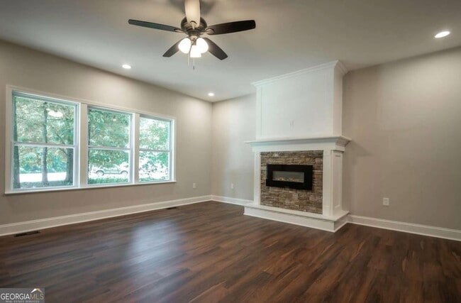 Building Photo - 62 Fennell Ln
