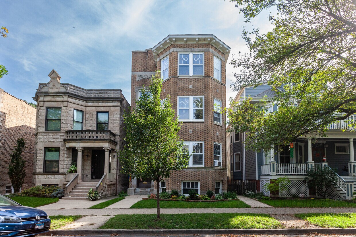 Foto principal - 1451 W Berwyn Ave