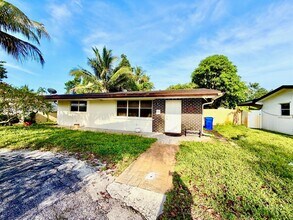 Building Photo - 1160 NW 77th Way