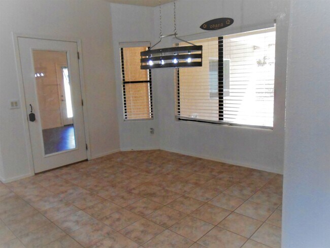 Foto del edificio - 3366 E Trevino Dr