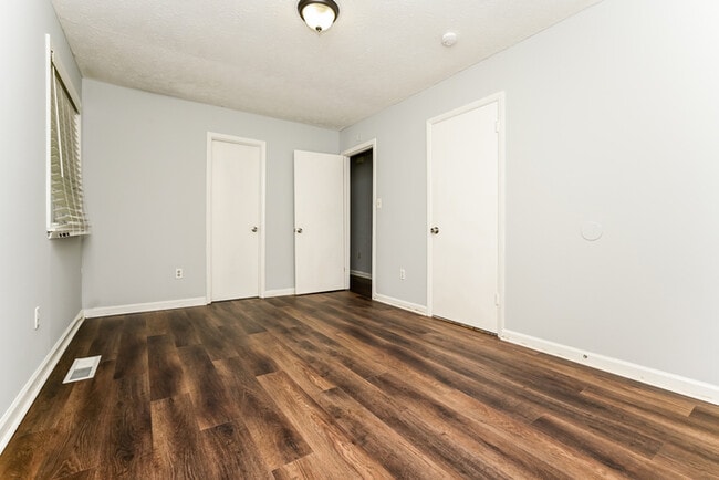 Building Photo - Fantastic 4bd/2ba home! Let yourself in!