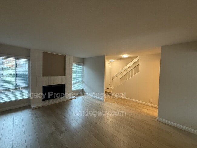 Photo - 2298 Sierra Blvd Apartment