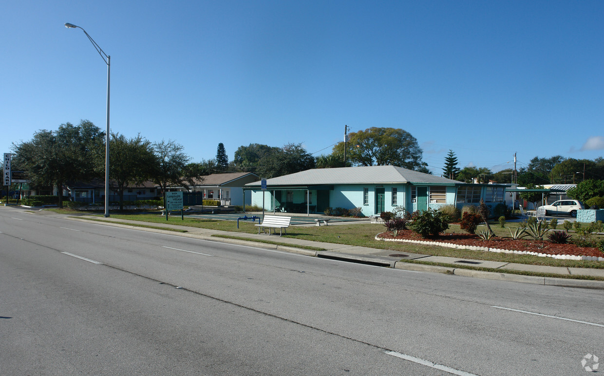 Building Photo - Lamplight Village