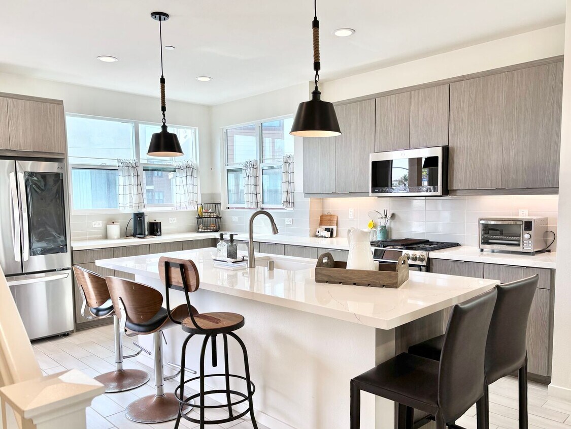 Foto principal - Coastal Living Elevated at Shoreline | 4 B...