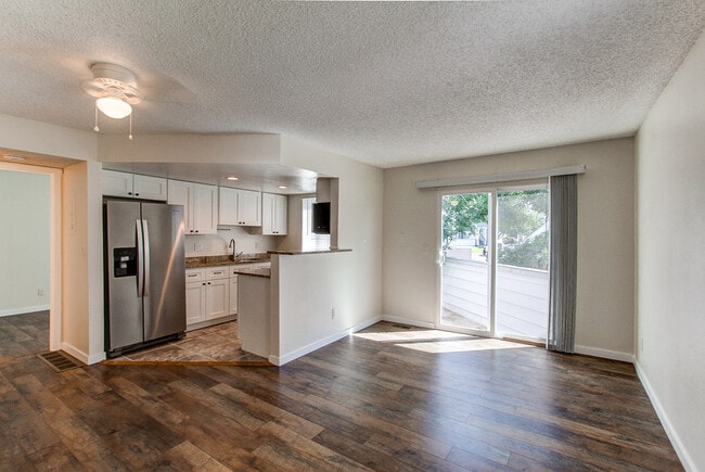 Building Photo - 17093 E Tennessee Dr