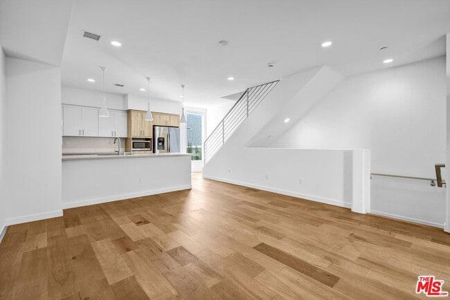 Foto del edificio - 1240 Gordon St