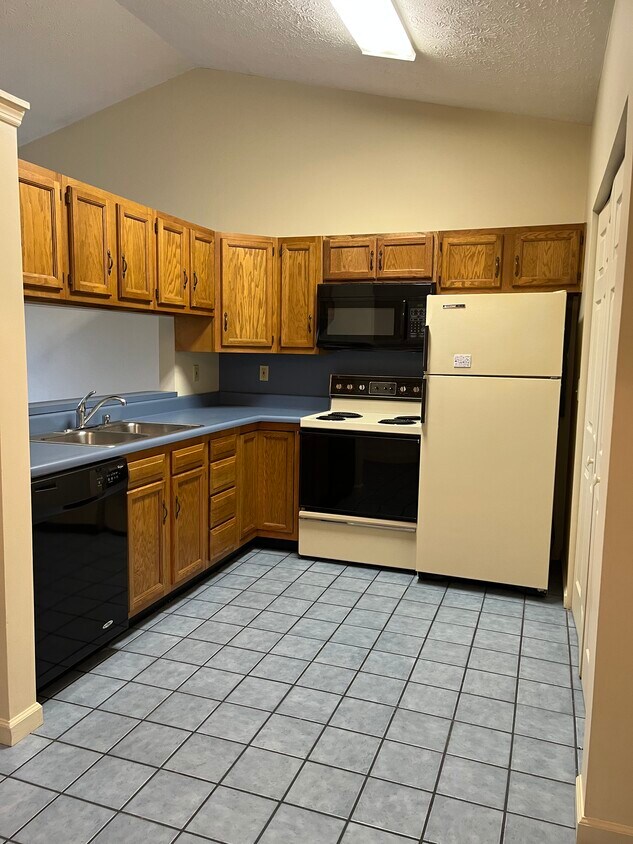 Primary Photo - 148 Cypress Dr