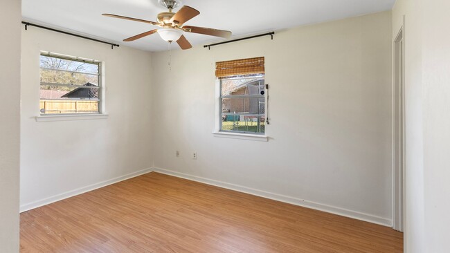 Building Photo - 3 Bedroom House Near Campus off Lee and Bu...