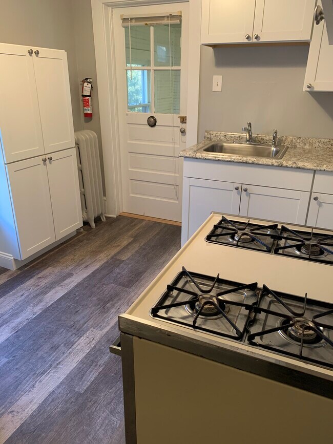 Kitchen - 432 Jefferson St