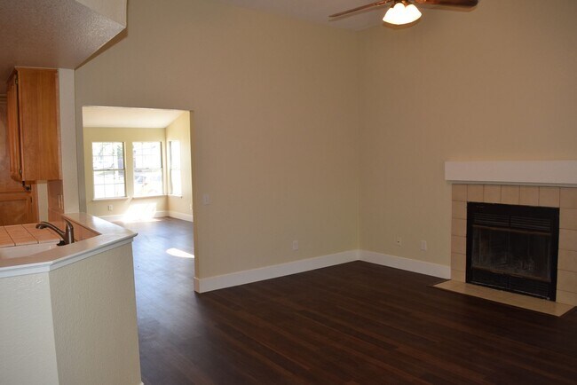 Foto del edificio - 3404 Stoney Rd