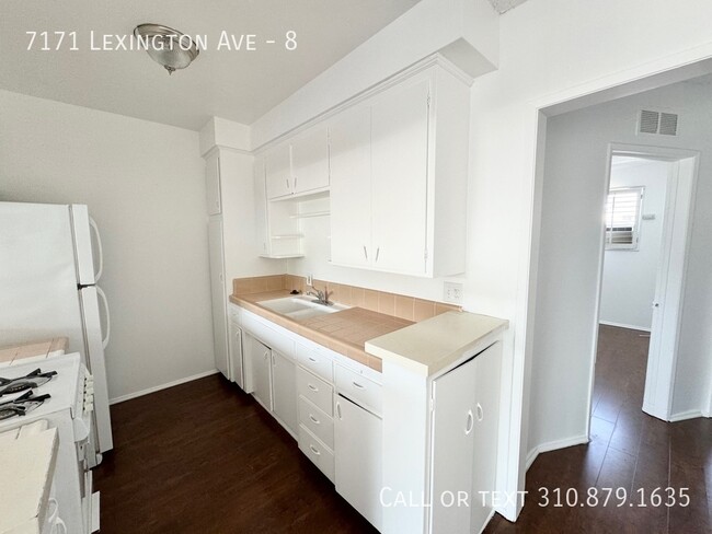 Building Photo - 7171 Lexington Ave