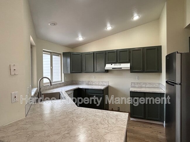 Building Photo - 3248 S Cadet Ave