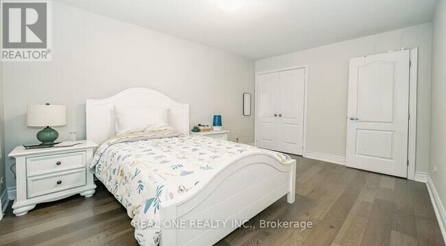 Building Photo - 77 Leitchcroft Crescent