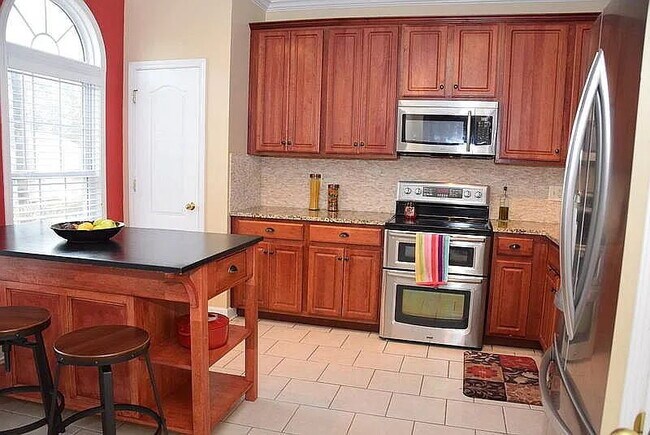 Foto del edificio - Discover Potential: Expansive 2,439 Sq Ft Space in Vibrant Nashville Locale!