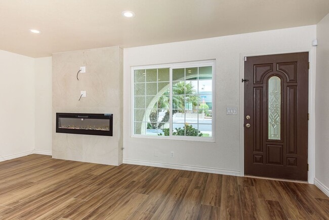 Photo - Your Newly Renovated Huntington Beach Oasi... House