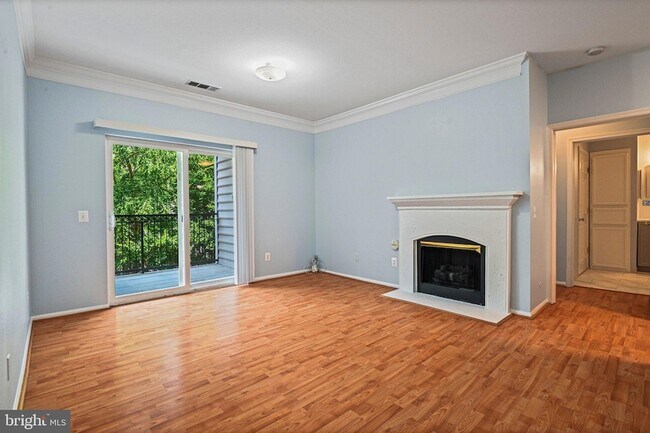 Foto del edificio - 1580 Spring Gate Dr.